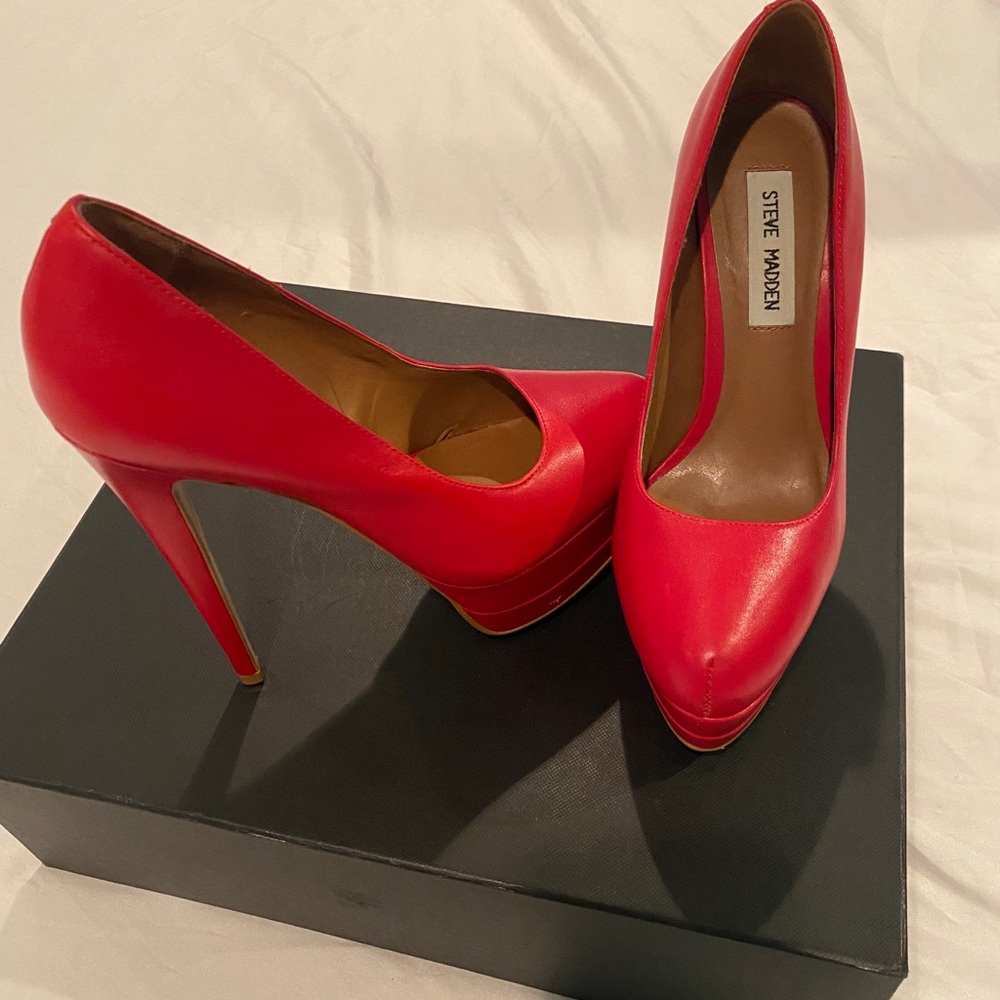 Shoes - Picture 2 of 5